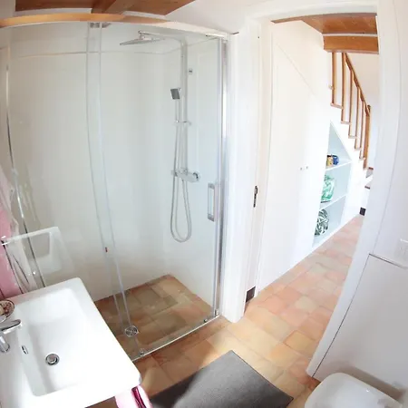 La Casa Del Mandarino Di Borgo Carbone Holiday home *